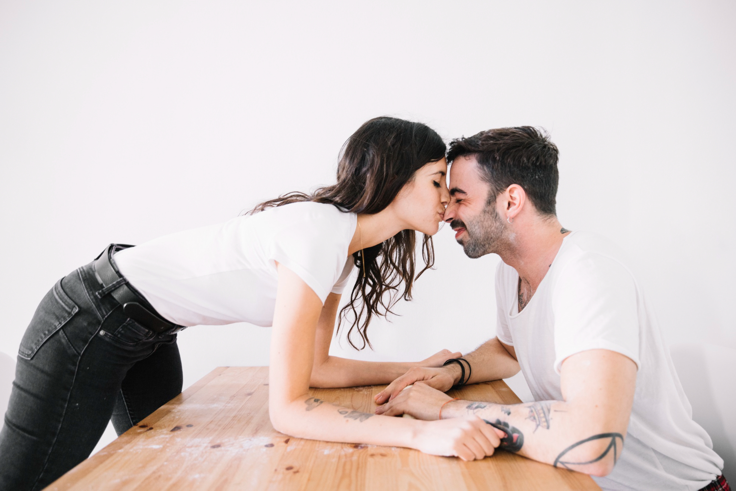 Живий інтерес у стосунках пари: як зберігати увагу одне до одного і не втрачати емоційну свіжість